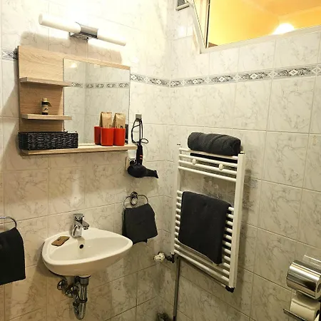 Haus Scheuten בית הארחה