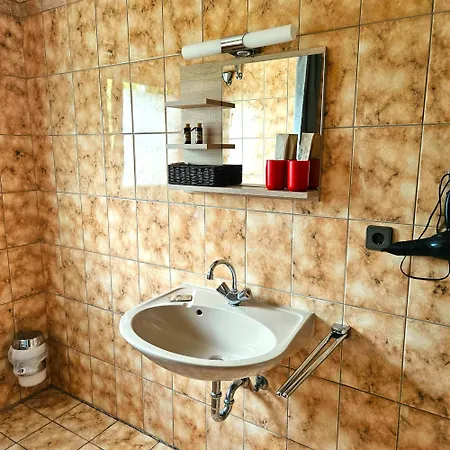 בית הארחה Haus Scheuten